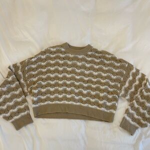 H&M Divided Beige and White Sweater